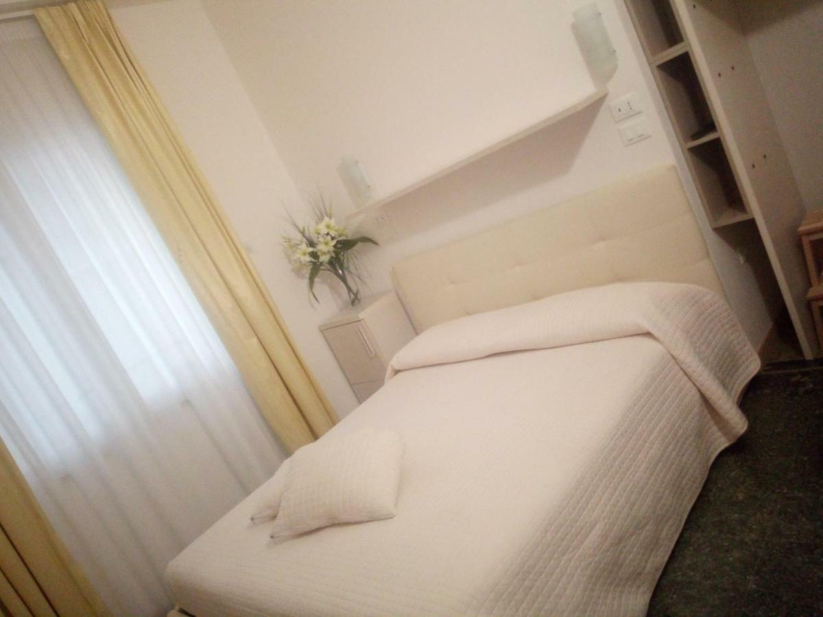مبيت وإفطار سان بنيديتّو ديل ترونتو Officina Urban Sleep المظهر الخارجي الصورة